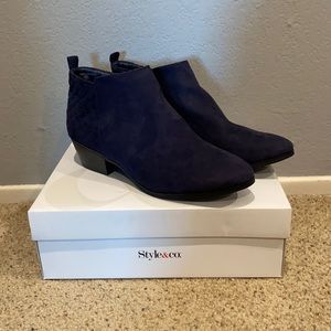 Style & Co Wessley Size 10 booties in Navy